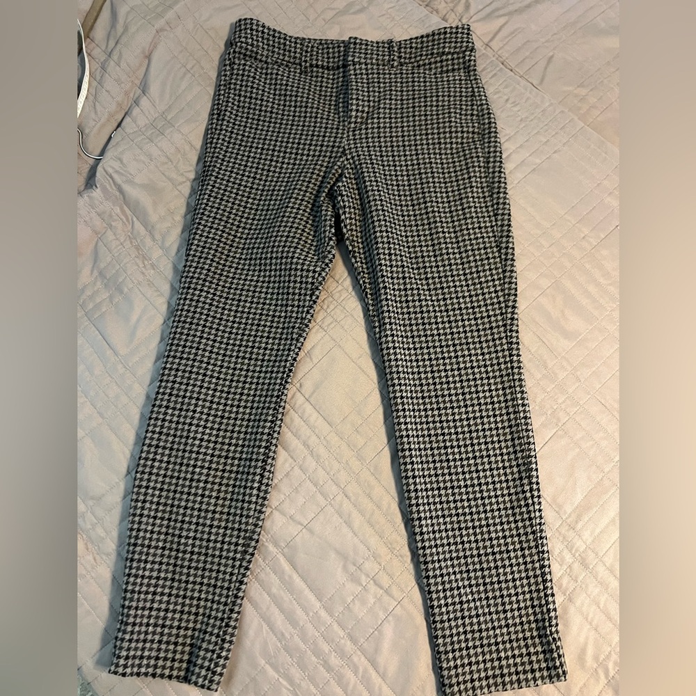 Chic Old Navy Houndstooth Patterned Pixie Pants - image 1